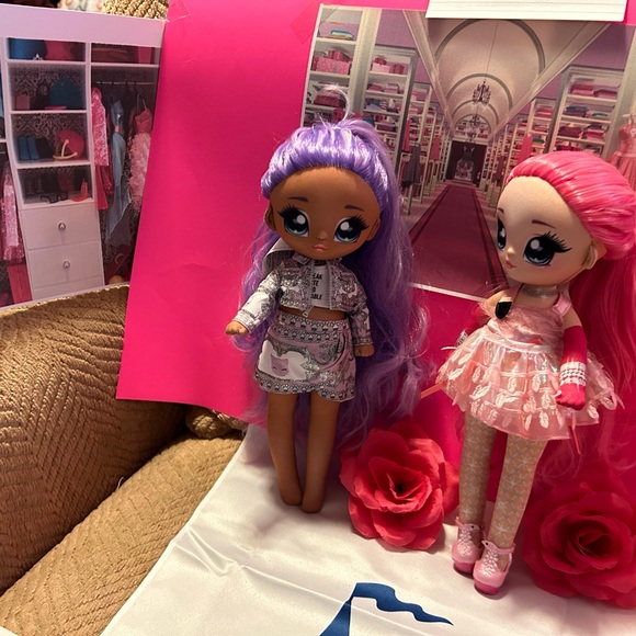 2- Na! Na! Na! Surprise Fashion Doll - Picture 4 of 7